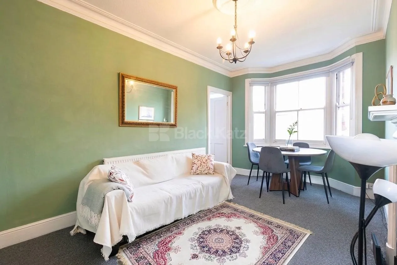 Stanlake Road, W12, photo 2