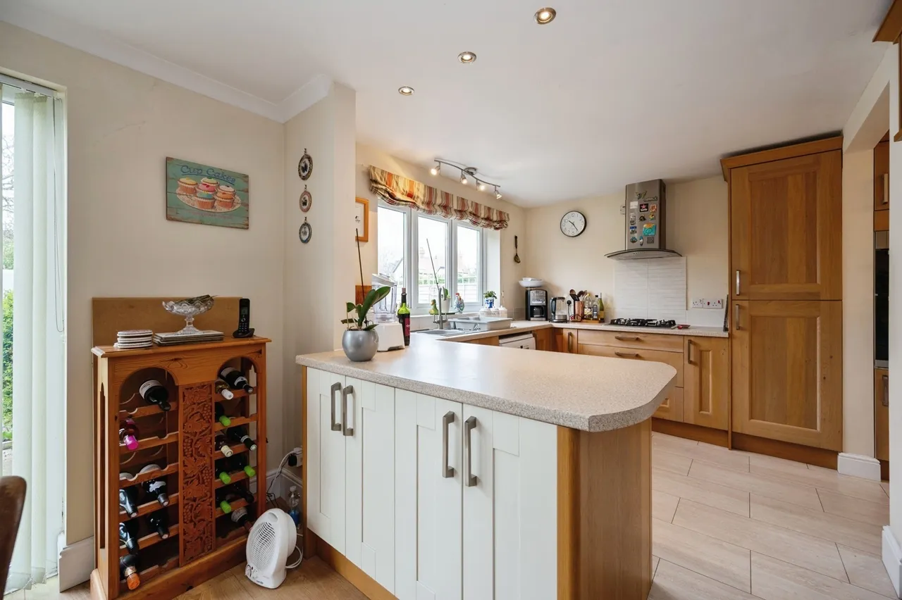 Beach Road, Hayling Island, PO11, photo 6