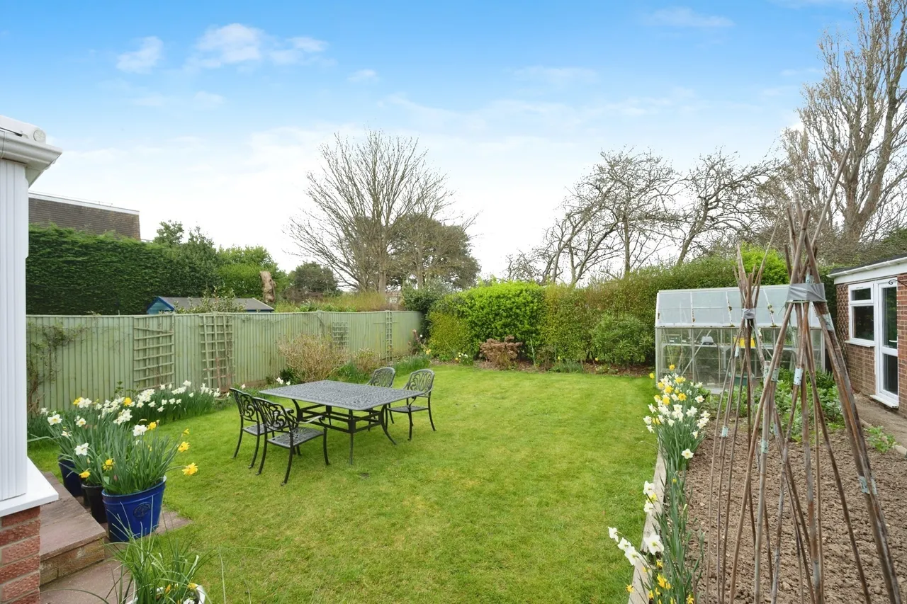 Beach Road, Hayling Island, PO11, photo 15