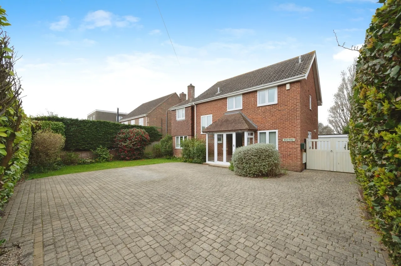 Beach Road, Hayling Island, PO11, photo 2