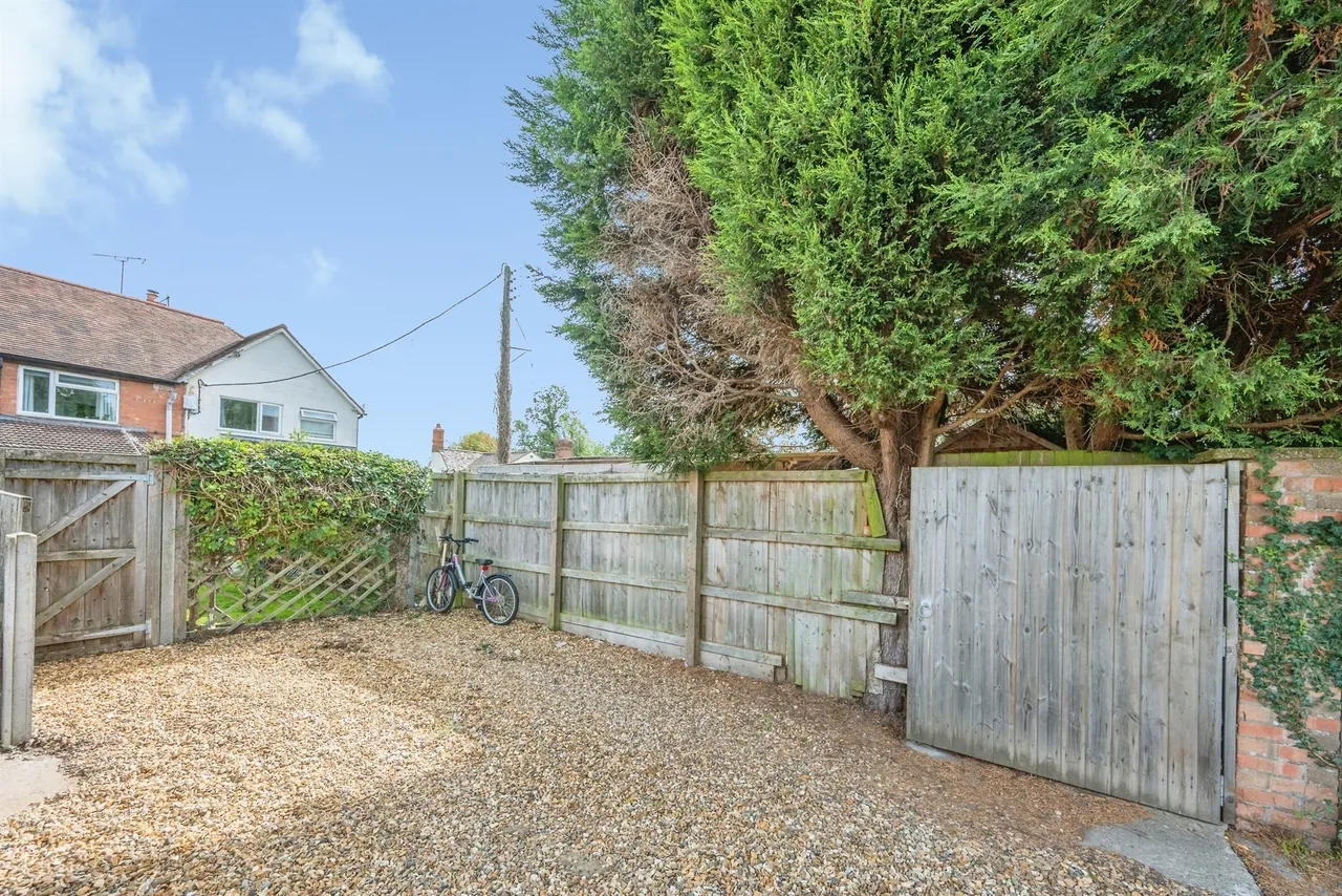 Old Worcester Road, Waresley, DY11, photo 14