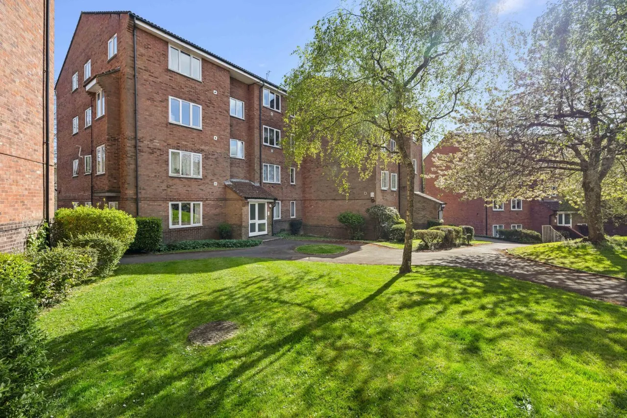 St. Leonards Park, East Grinstead, East Grinstead, RH19 1EE, photo 5