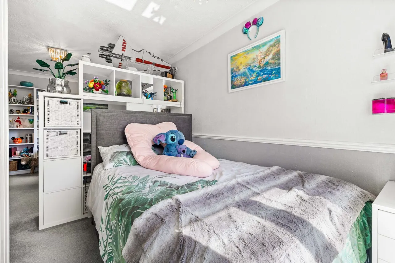 St. Leonards Park, East Grinstead, East Grinstead, RH19 1EE, photo 9