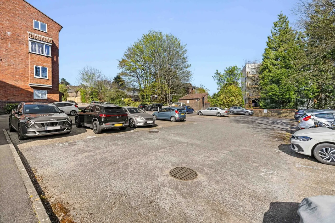 St. Leonards Park, East Grinstead, East Grinstead, RH19 1EE, photo 11