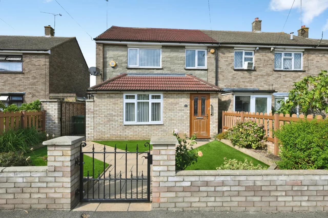 3 bed house for sale — Martin Road, Aveley, South Ockendon, Essex, RM15