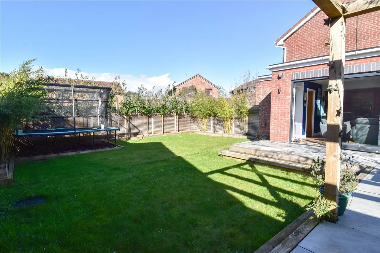 High Meadows, Stoke Heath, B60, photo 18