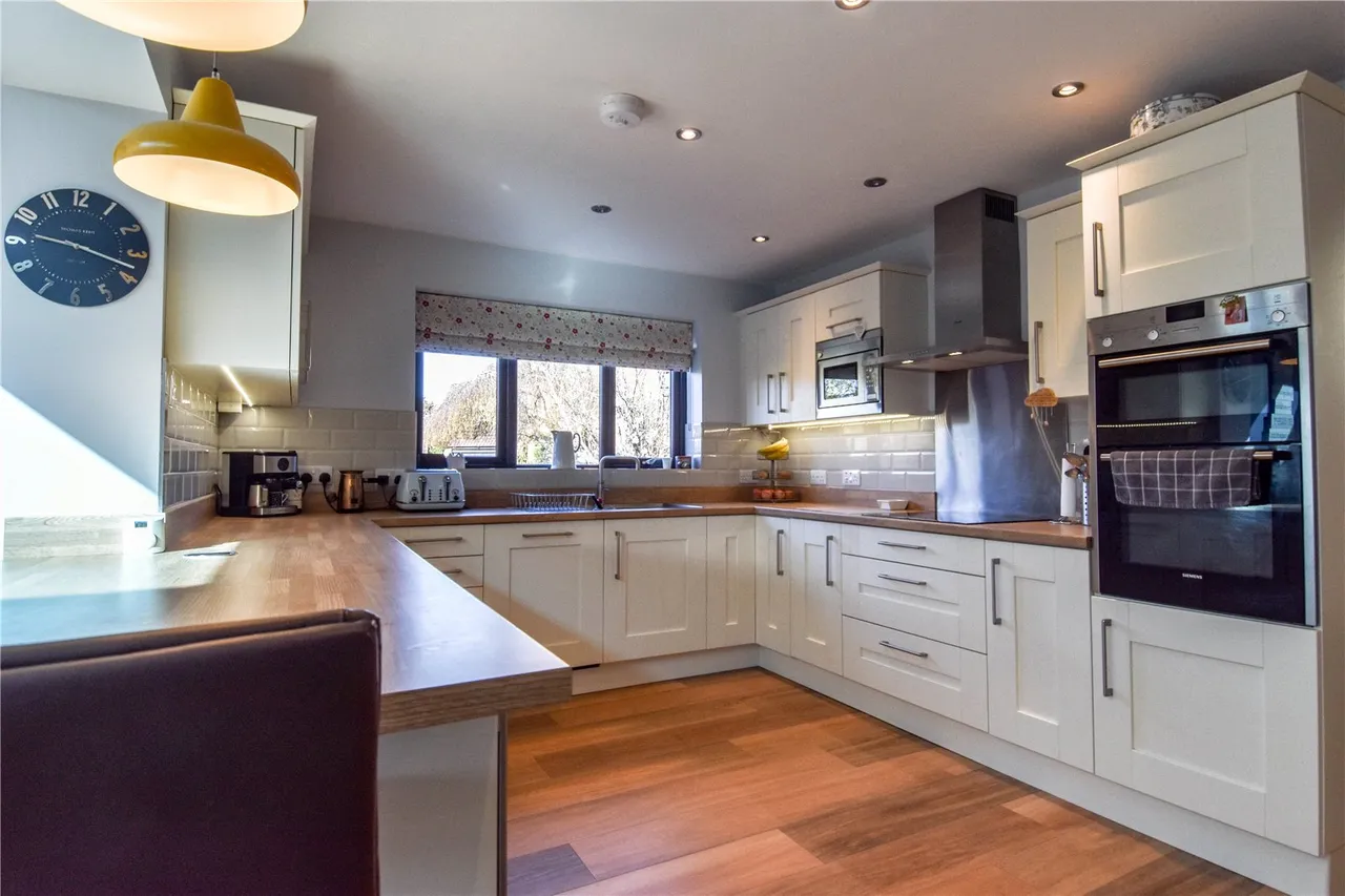 High Meadows, Stoke Heath, B60, photo 5