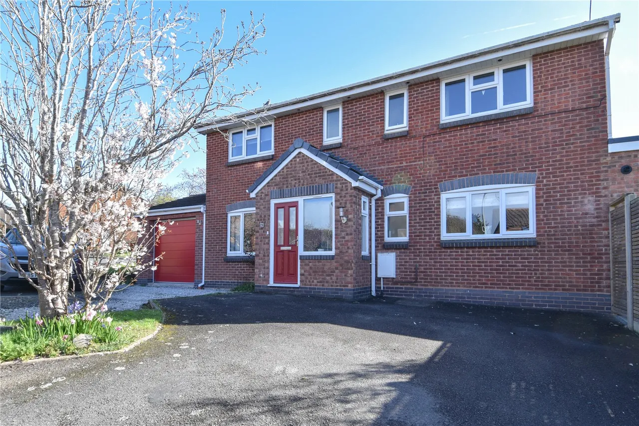 4 bed house to rent, High Meadows, Stoke Heath, B60