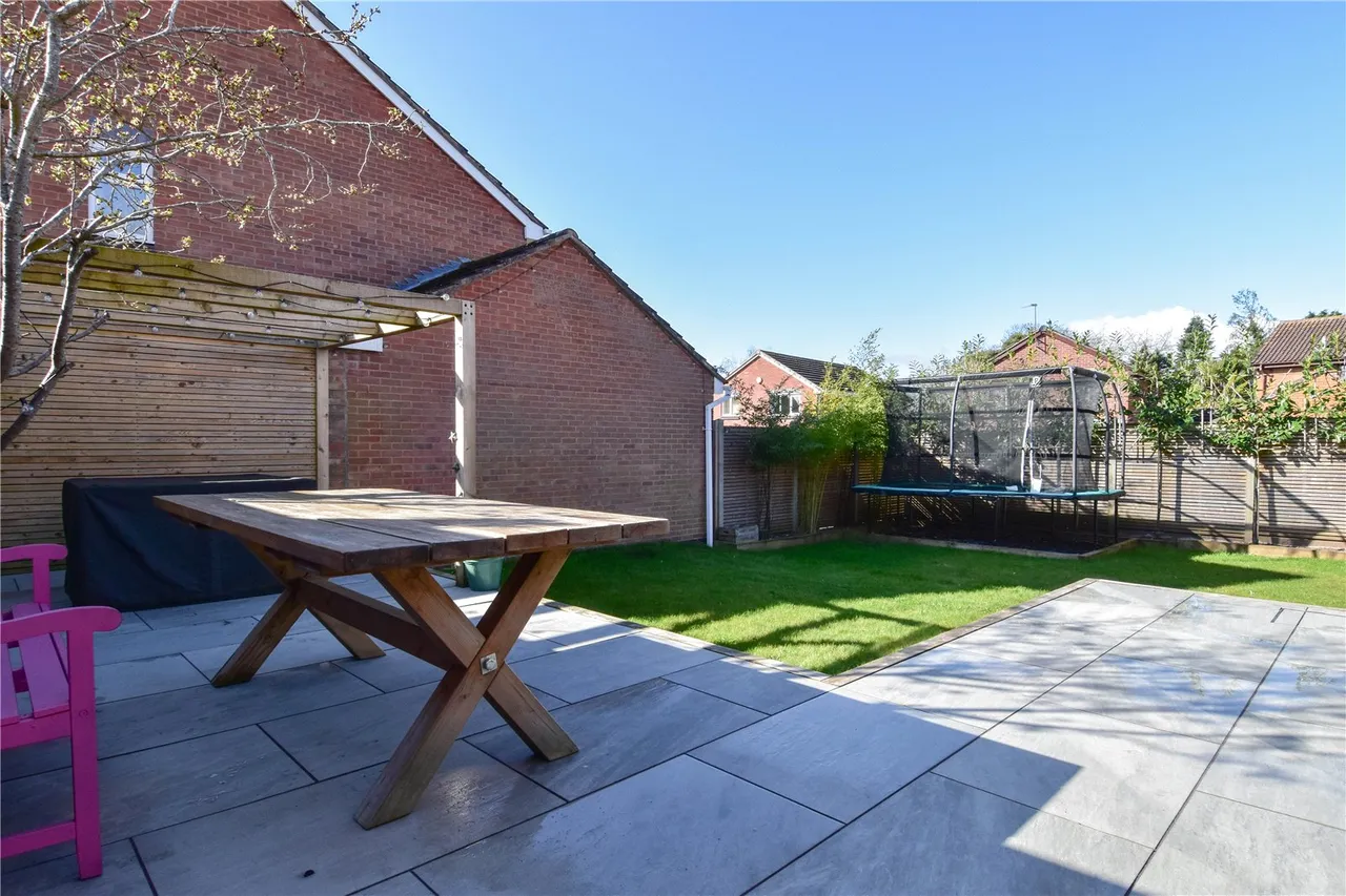 High Meadows, Stoke Heath, B60, photo 21