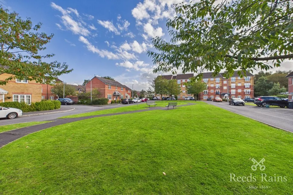 Everside Close, Worsley, M28, photo 2