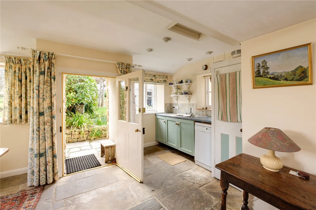 Whitcombe Road, Beaminster, DT8, photo 16