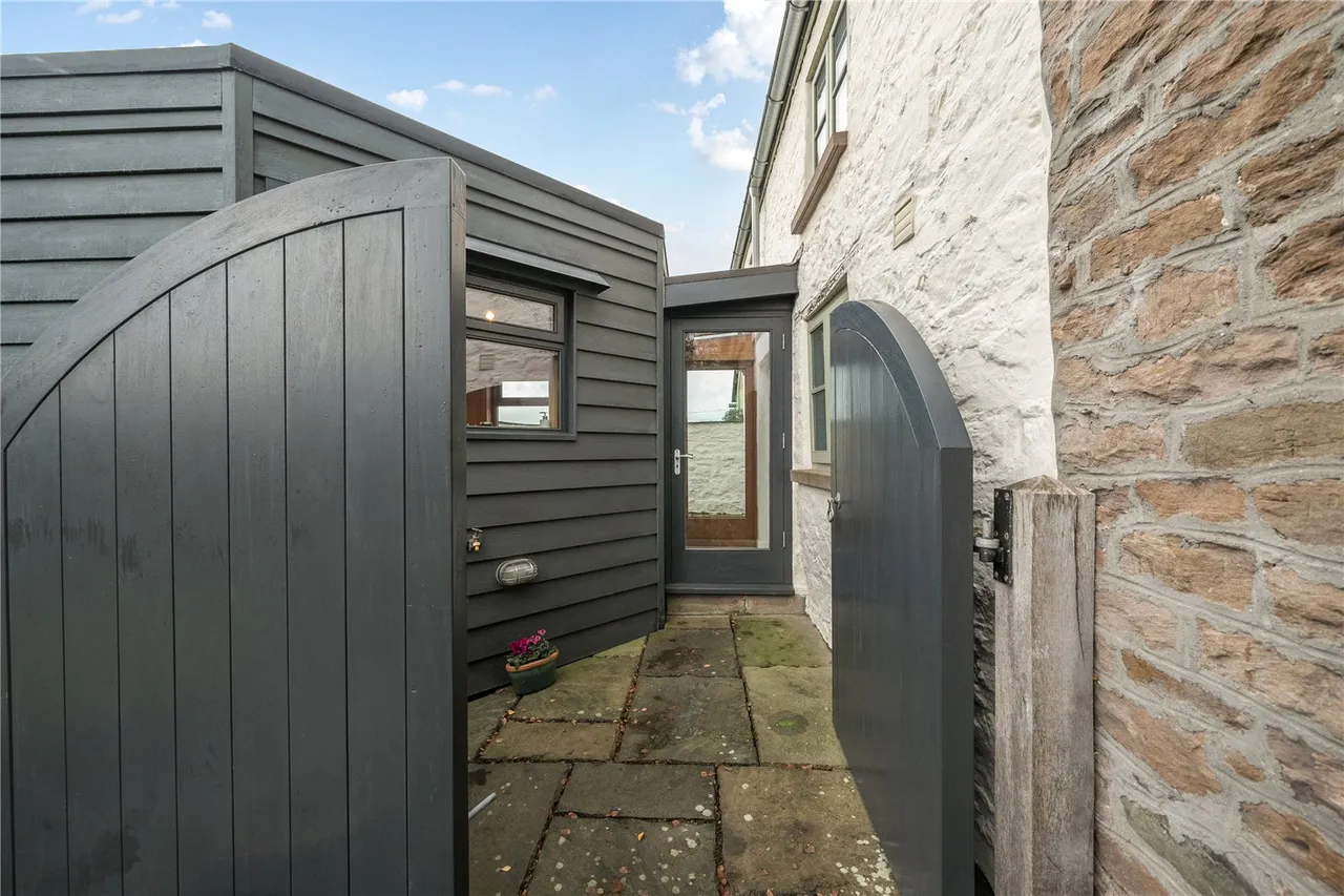 Cwmbach, Glasbury, Hereford, HR3 5NZ, photo 19