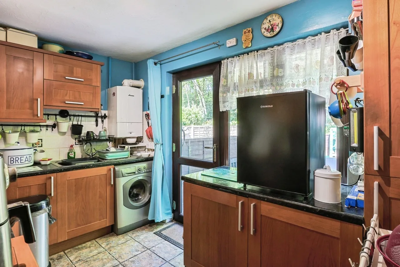 Larch Close, Creemoor, BH17, photo 3