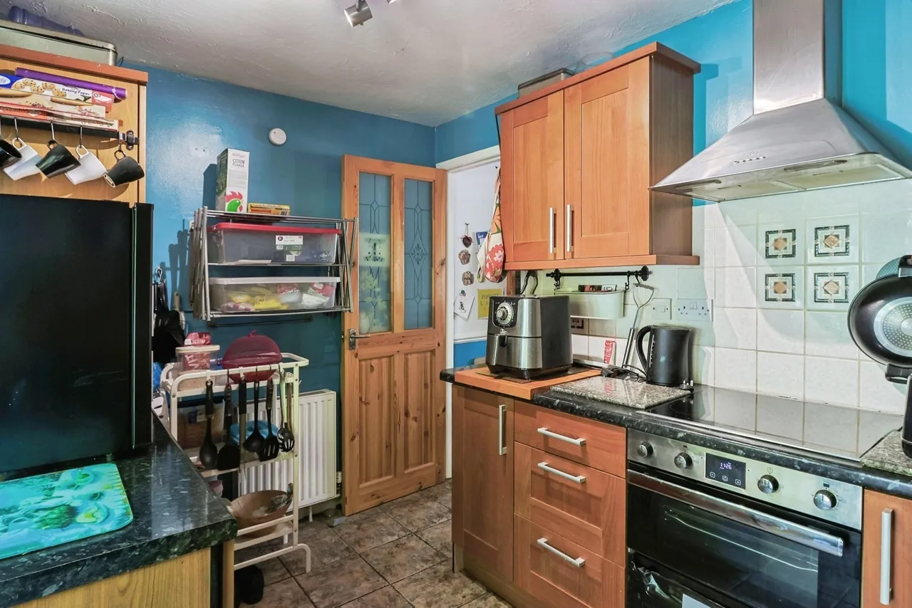 Larch Close, Creemoor, BH17, photo 5