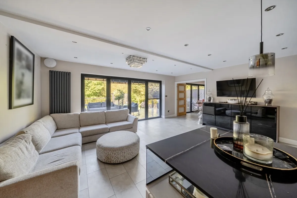 Cabrera Avenue, Virginia Water, GU25, photo 3