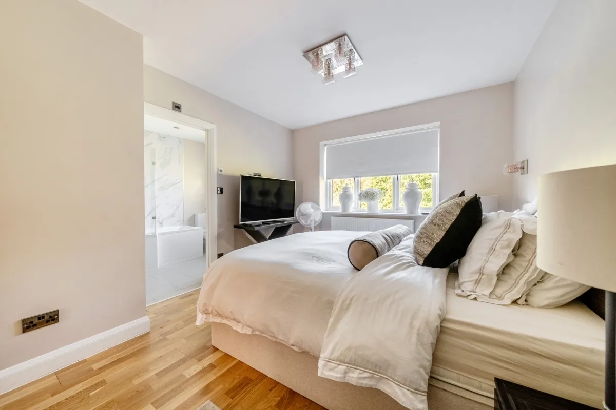 Cabrera Avenue, Virginia Water, GU25, photo 7