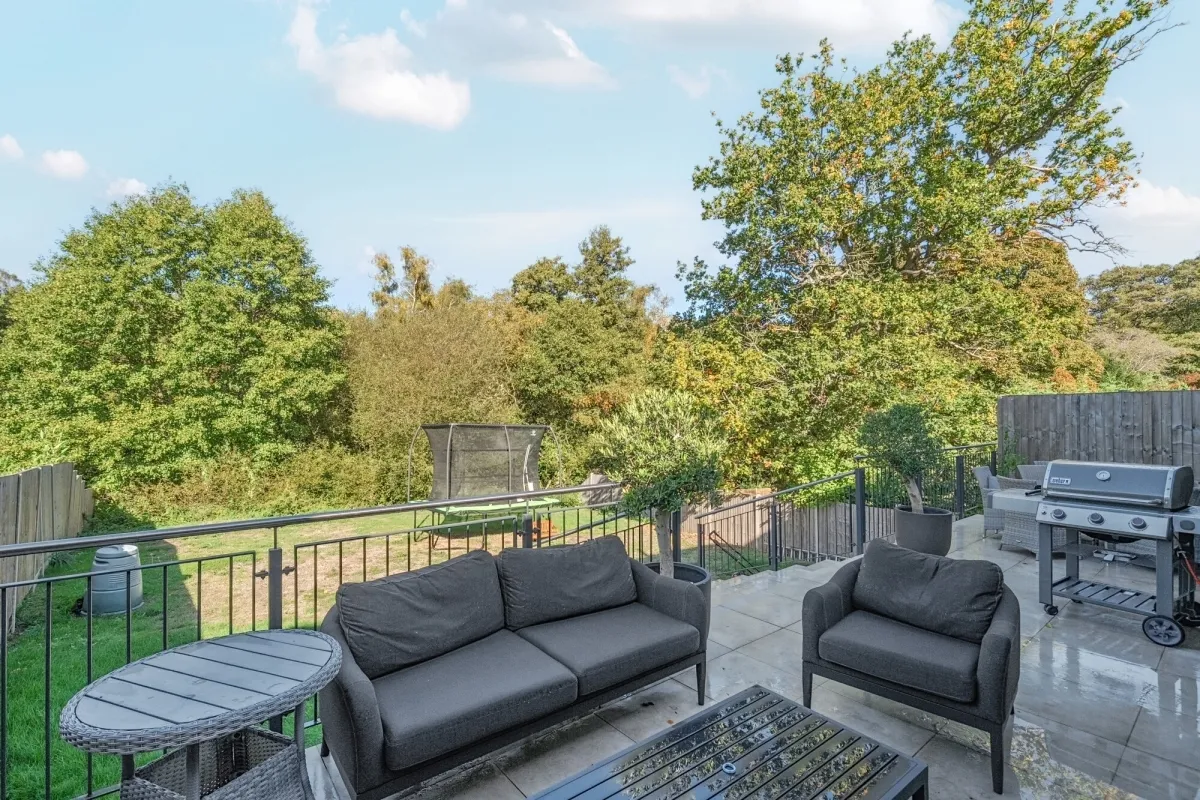 Cabrera Avenue, Virginia Water, GU25, photo 5