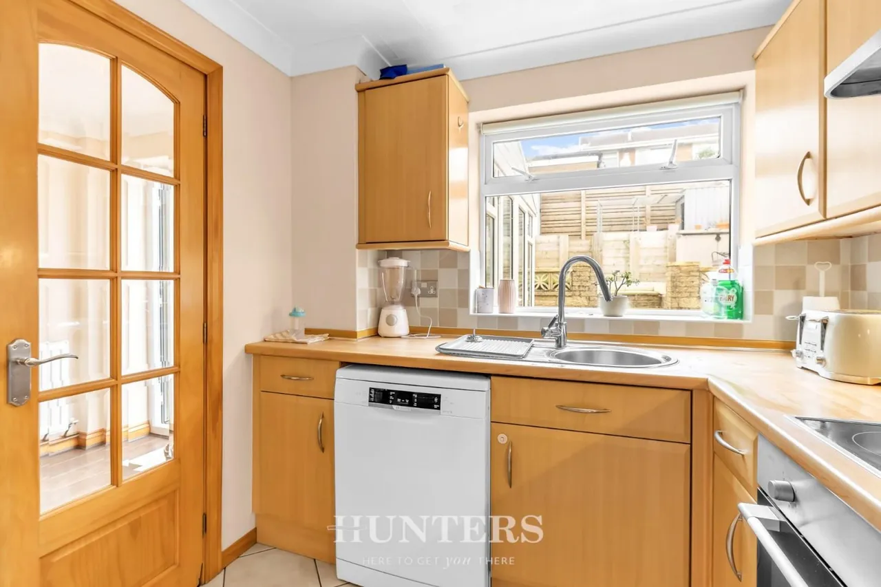 Glenwood Drive, Middleton M24, photo 12