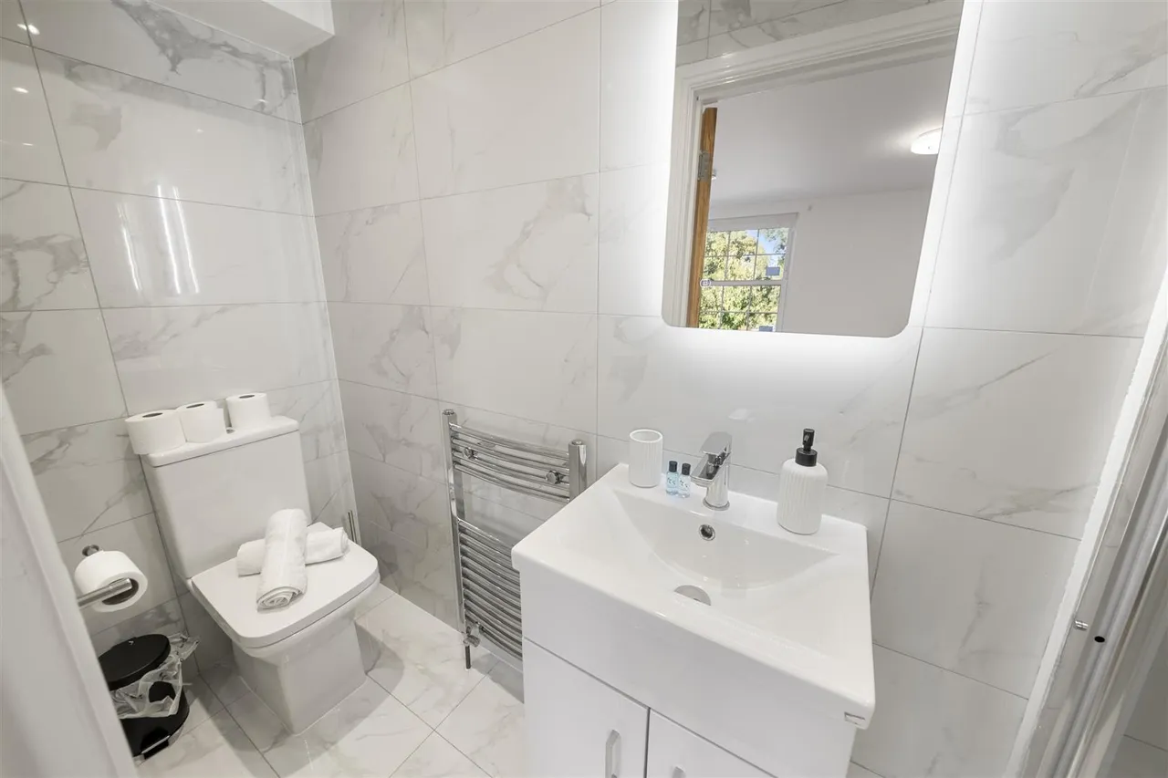 Grove Road, Uxbridge, photo 17