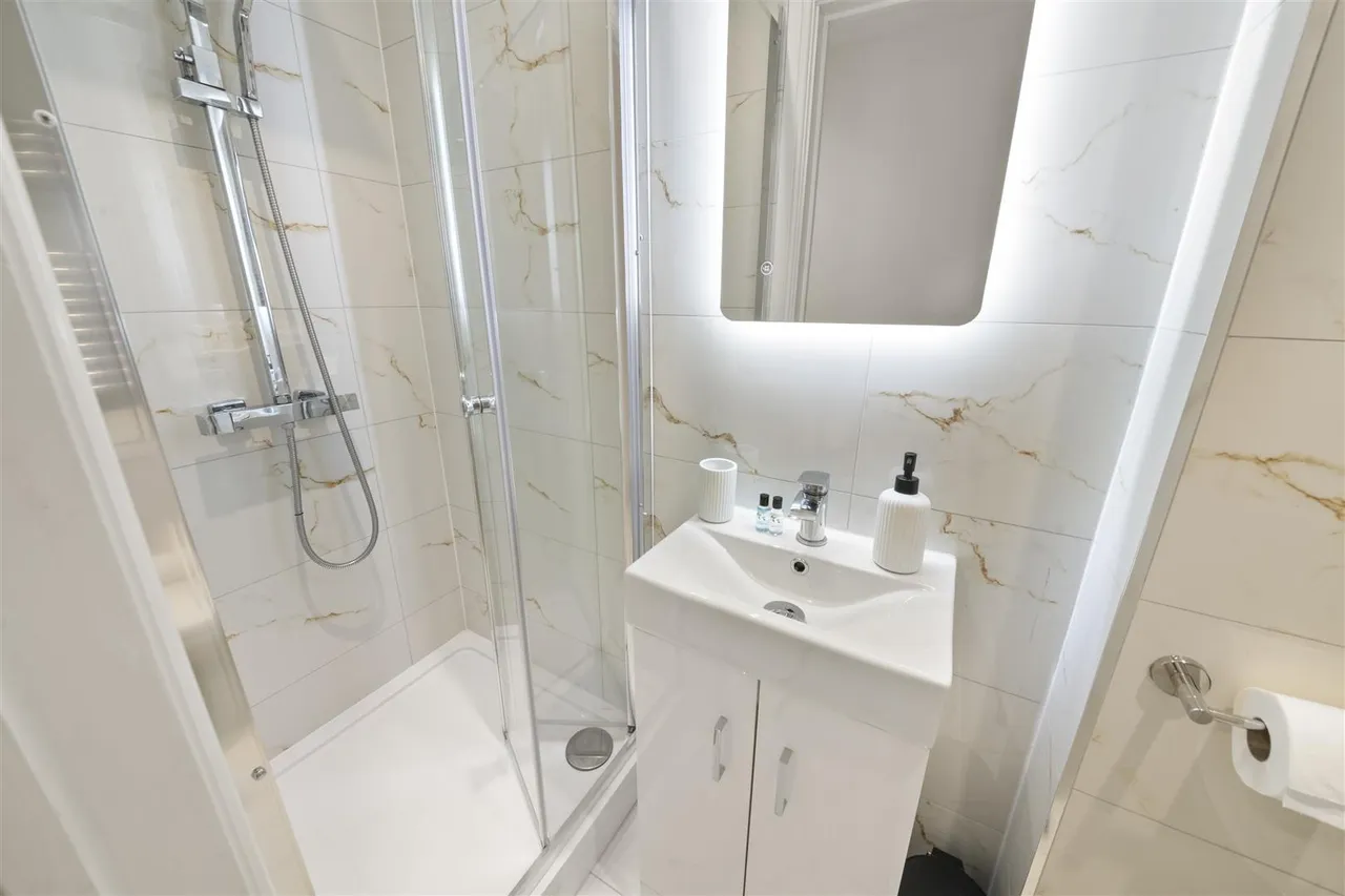 Grove Road, Uxbridge, photo 8