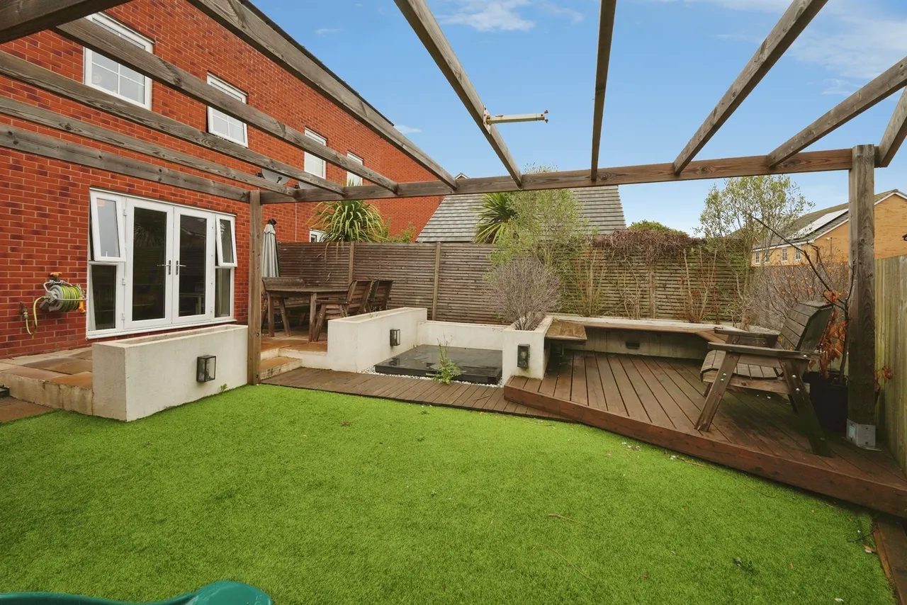 First Field Way, Patchway, Bristol, photo 6