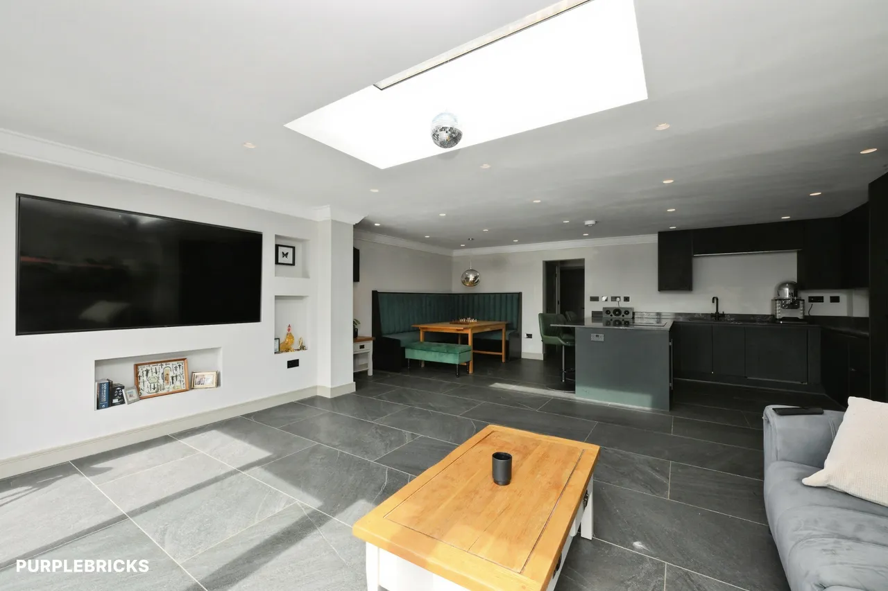 Cavell Road, Waltham Cross, EN7, photo 2