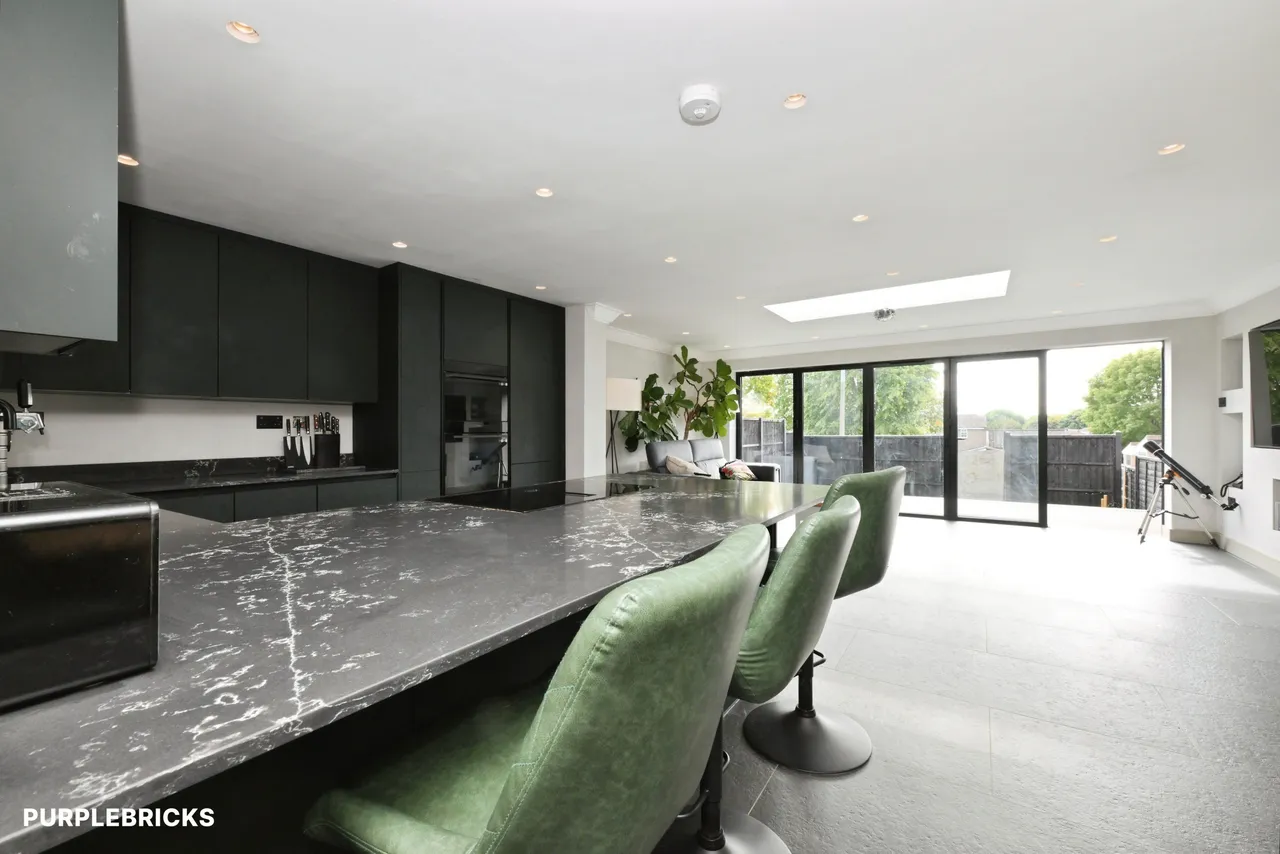 Cavell Road, Waltham Cross, EN7, photo 6