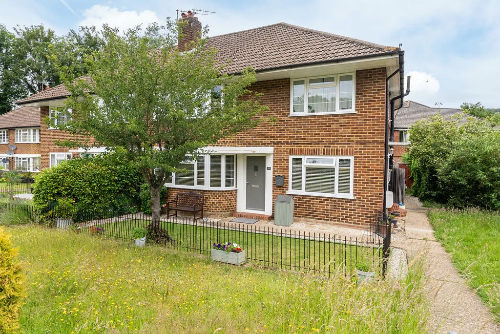 2 bed flat for sale, Downs View, Pixham, RH4