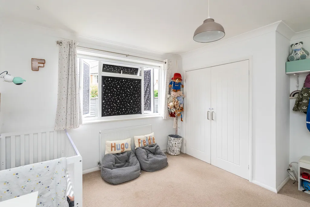 Downs View, Pixham, RH4, photo 10
