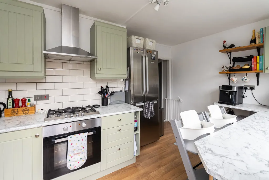 Downs View, Pixham, RH4, photo 4