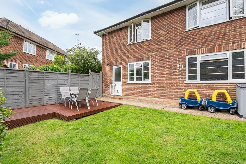 Downs View, Pixham, RH4, photo 9