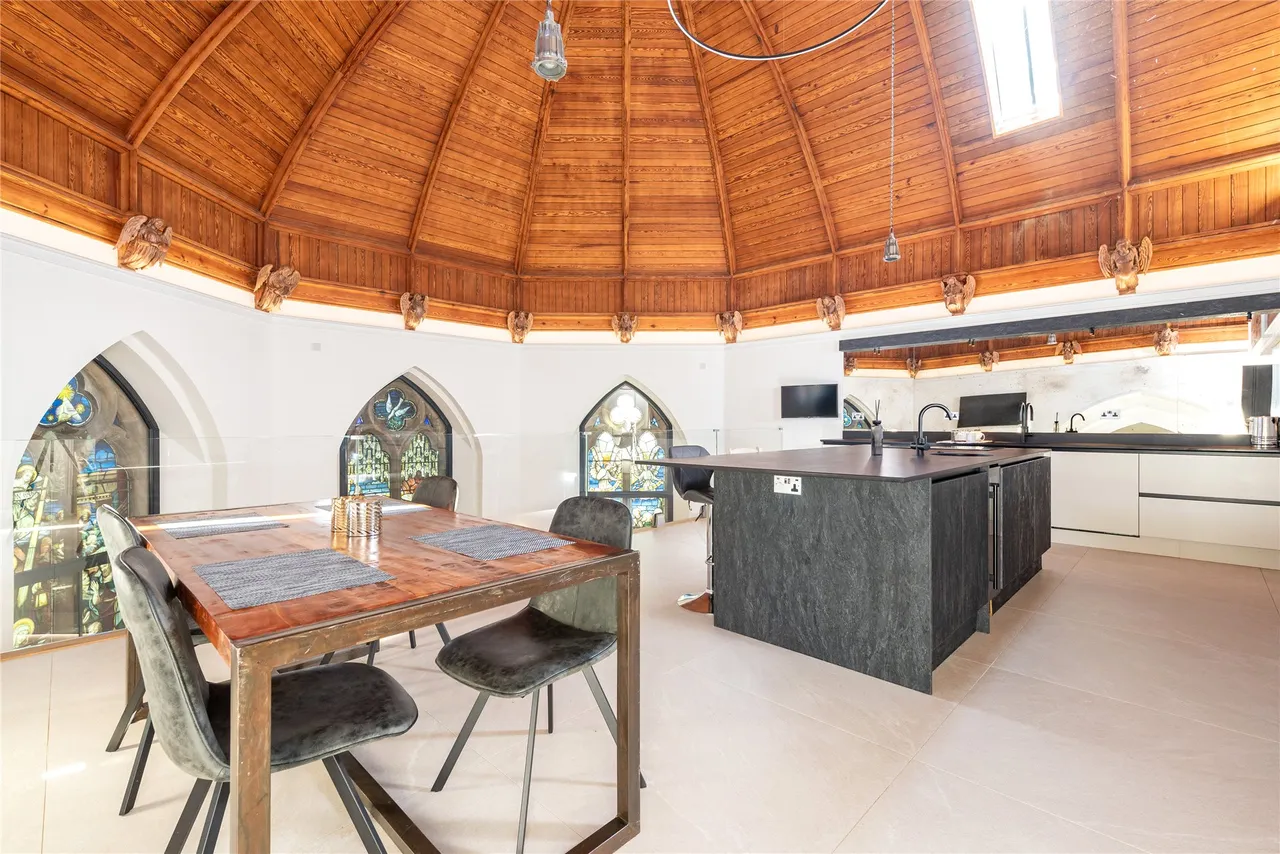 St. Lukes Church, Middlemarch, SG5, photo 10