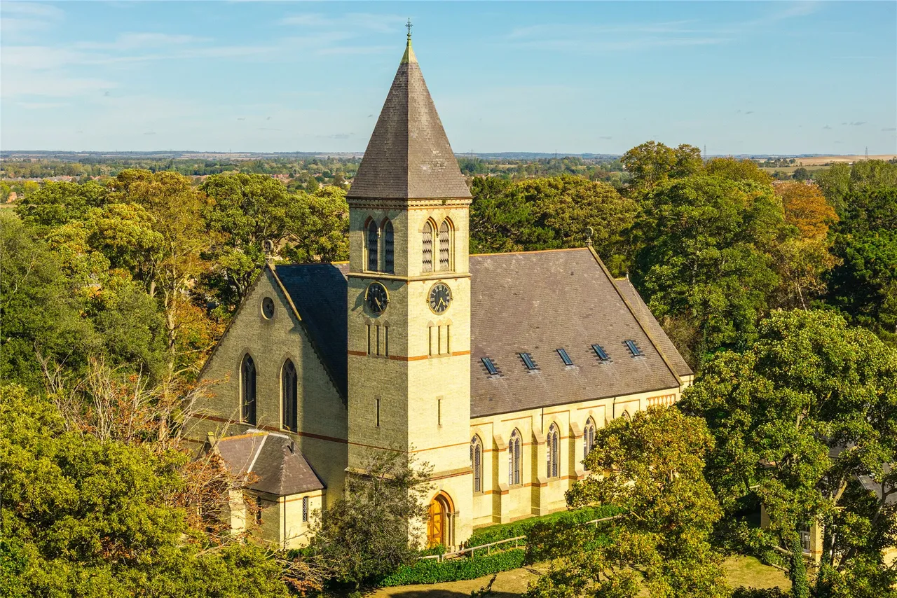 St. Lukes Church, Middlemarch, SG5, photo 29