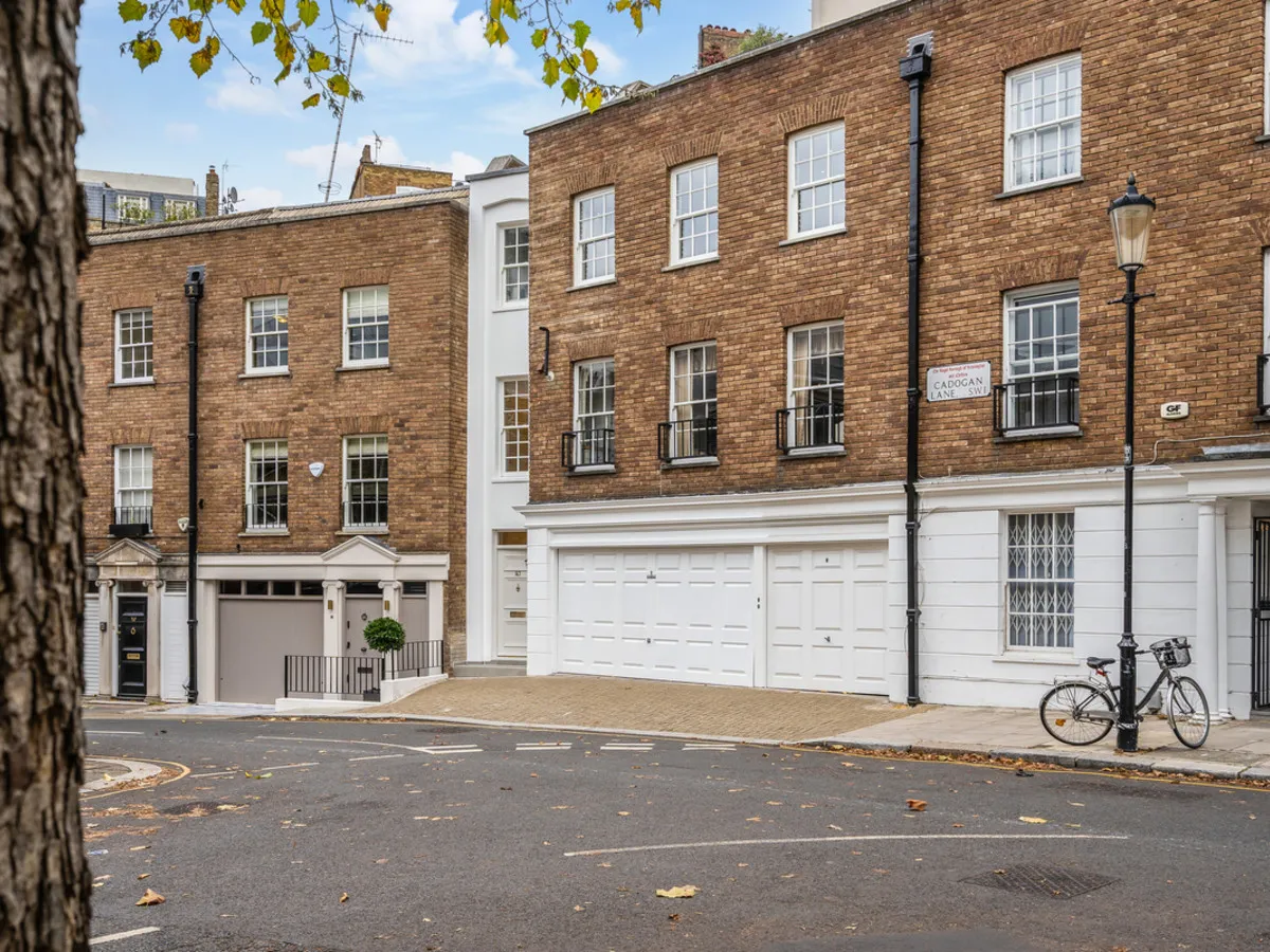 Cadogan Lane, London, SW1X, photo 2