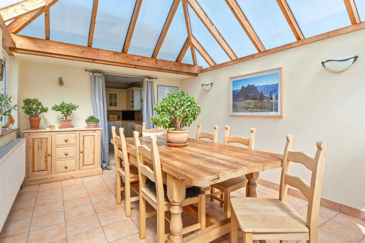 'Old Forge End Bungalow' Wareside, Nr Ware, photo 16
