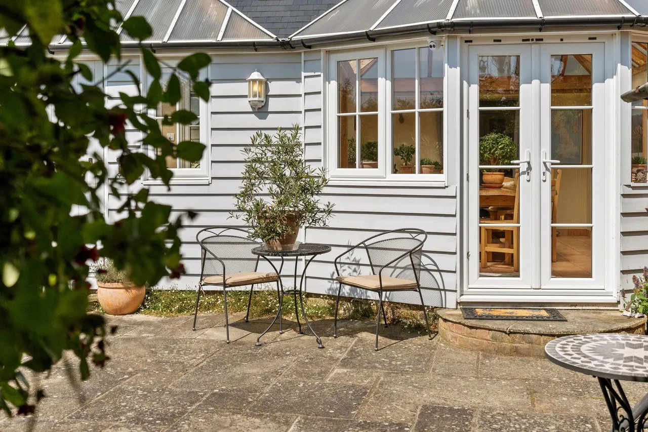 'Old Forge End Bungalow' Wareside, Nr Ware, photo 40