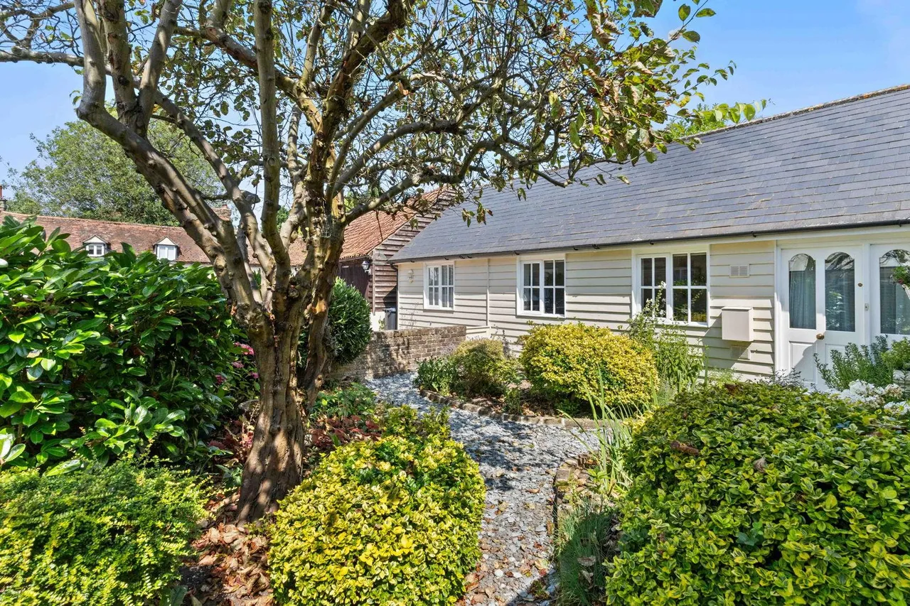 'Old Forge End Bungalow' Wareside, Nr Ware, photo 42