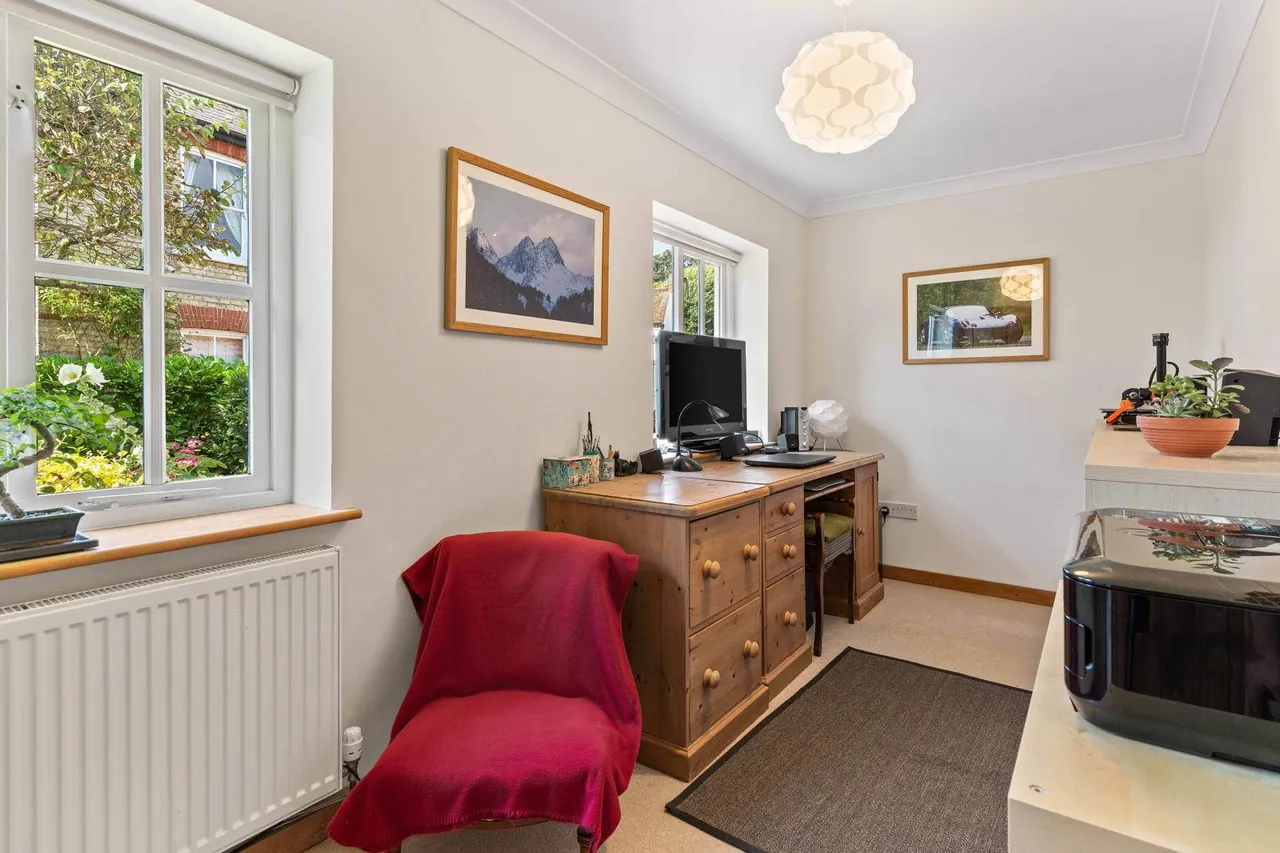 'Old Forge End Bungalow' Wareside, Nr Ware, photo 26
