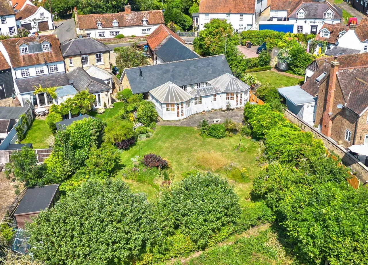 'Old Forge End Bungalow' Wareside, Nr Ware, photo 45