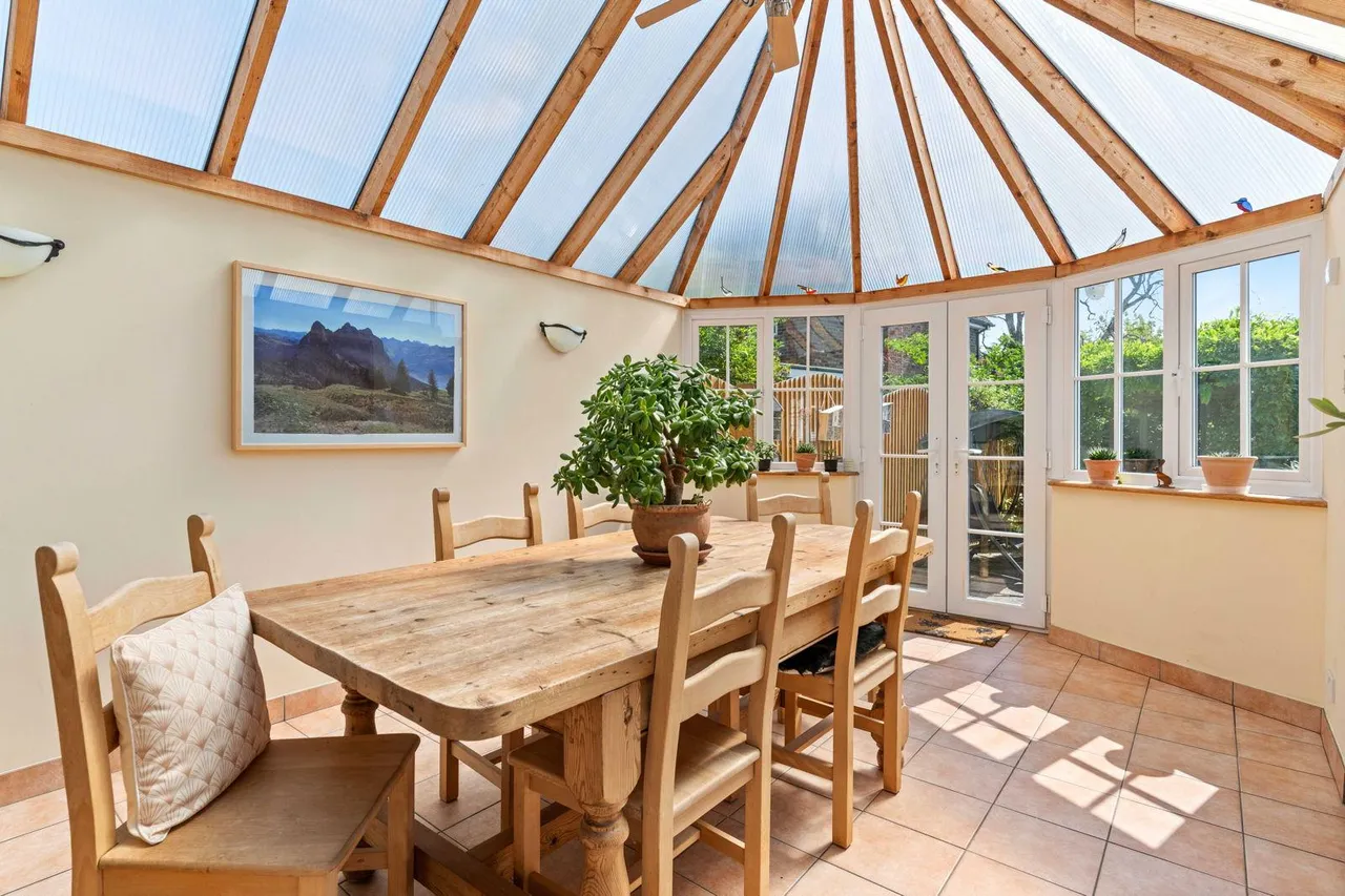 'Old Forge End Bungalow' Wareside, Nr Ware, photo 17