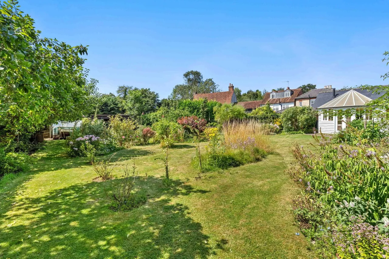 'Old Forge End Bungalow' Wareside, Nr Ware, photo 34