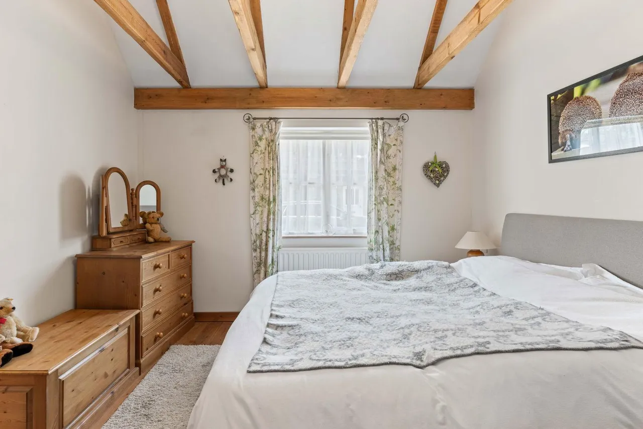 'Old Forge End Bungalow' Wareside, Nr Ware, photo 21