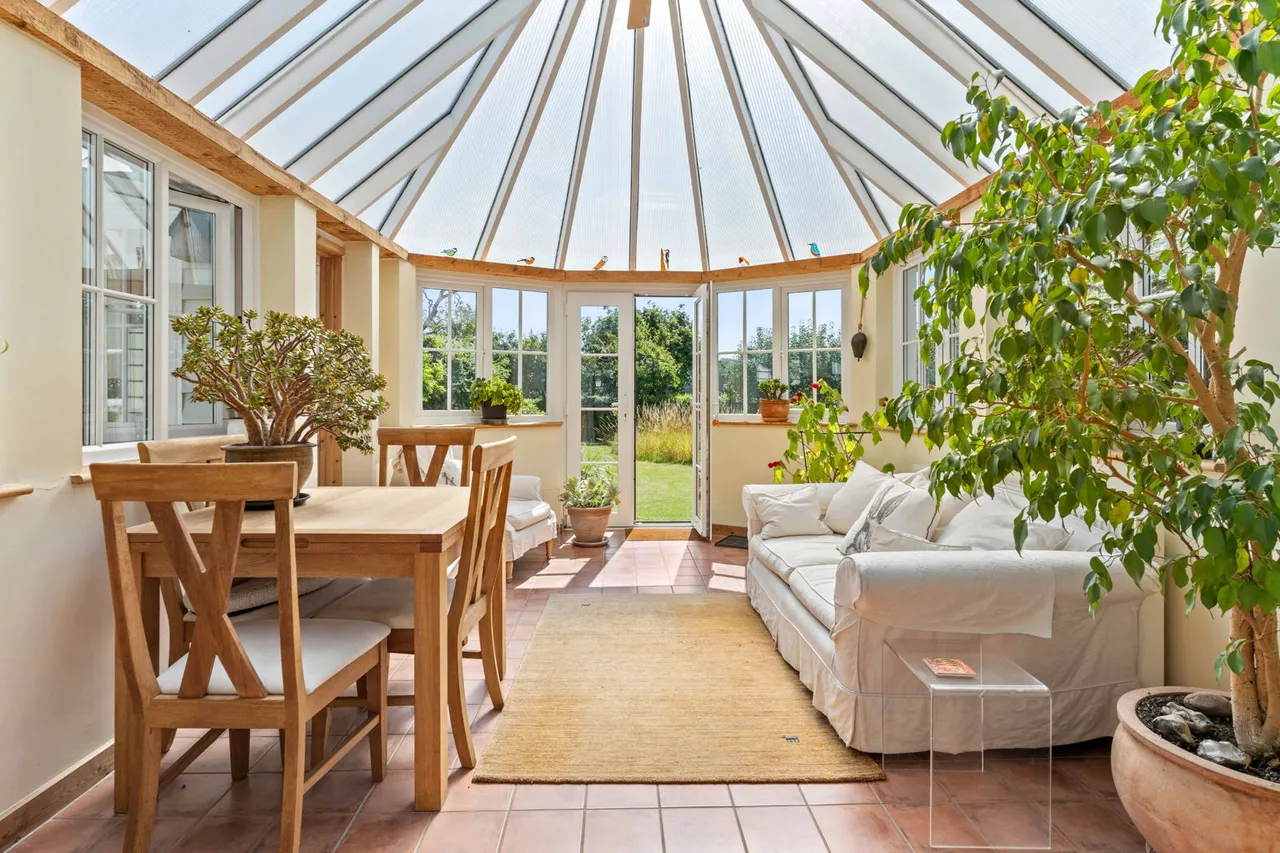 'Old Forge End Bungalow' Wareside, Nr Ware, photo 11