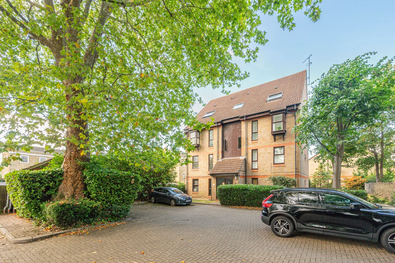 11 Wycherley Close, London, photo 7