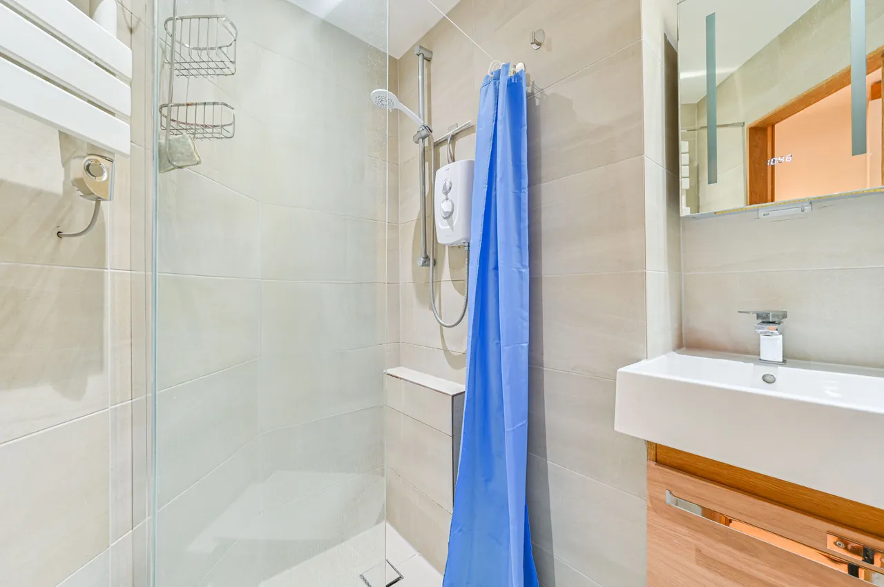 11 Wycherley Close, London, photo 11