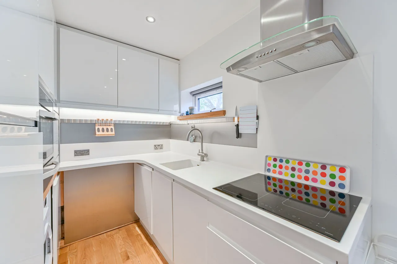 11 Wycherley Close, London, photo 5