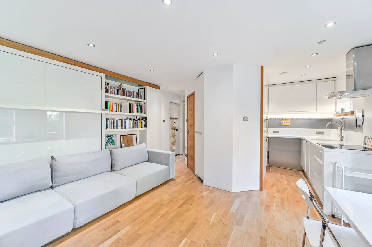 11 Wycherley Close, London, photo 3