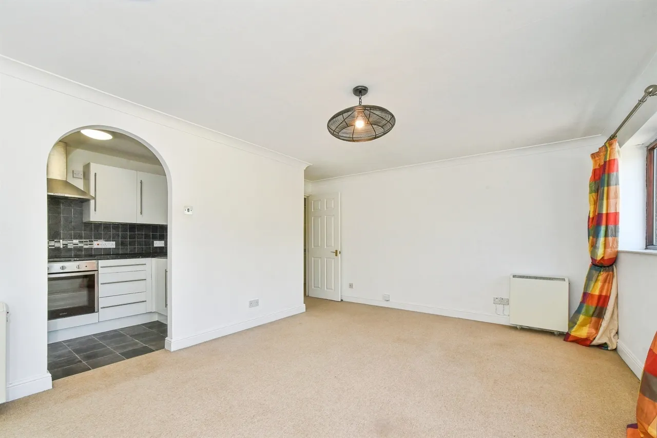 Beeches Road, Cirencester, GL7, photo 3