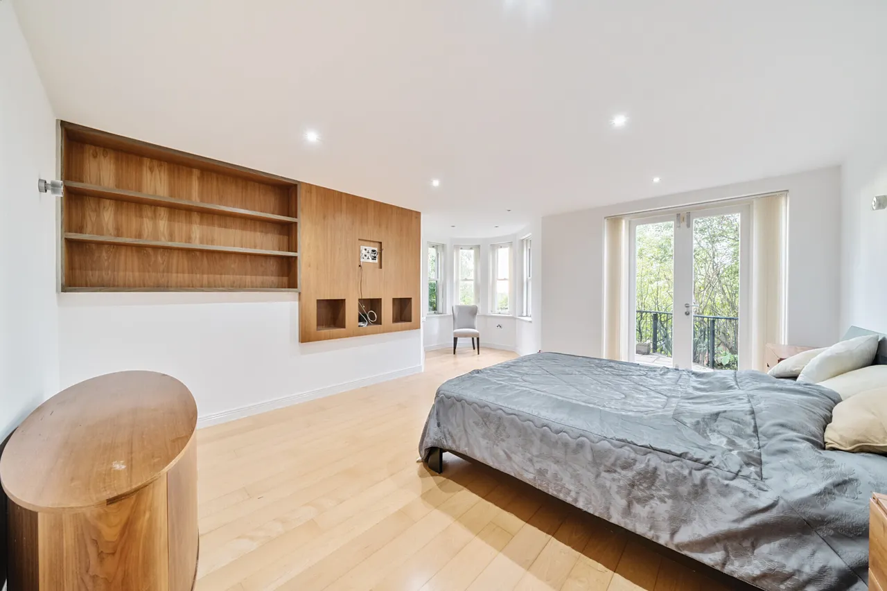 Mountview Road, Esher, KT10, photo 9