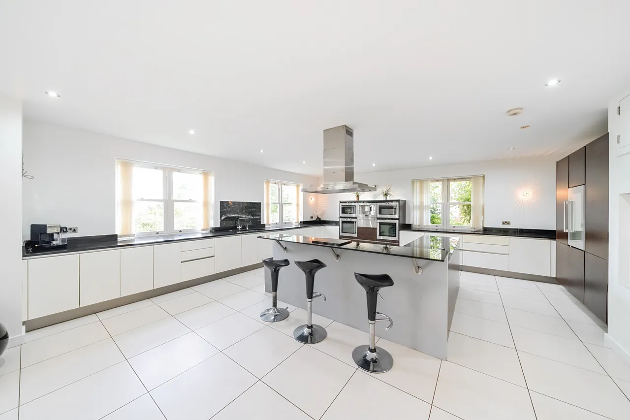 Mountview Road, Esher, KT10, photo 4